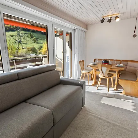 Lumineux Avec Vue Sur Les Montagnes Leukerbad